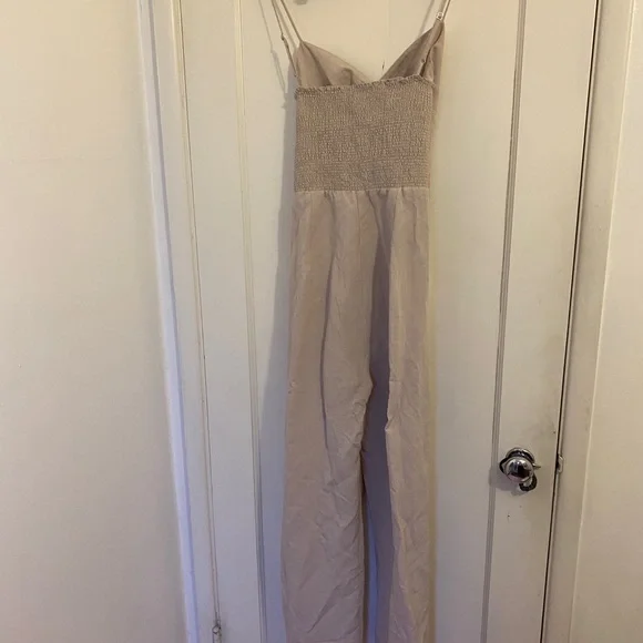 Intermix jumpsuit - Picture 4 of 9